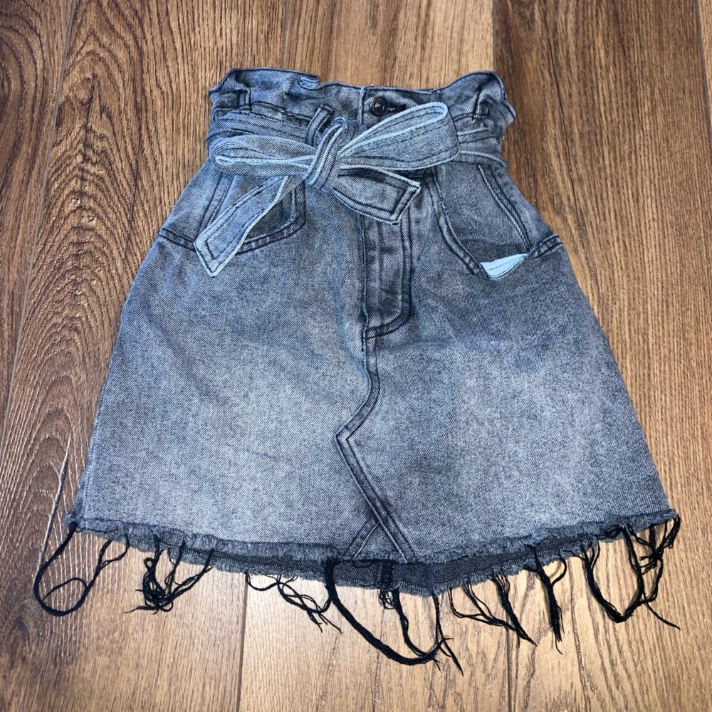 Free people grey Distressed Washed Denim short skirt size xxs
